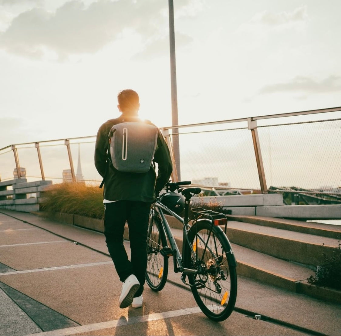 Sacoche Vélo Convertible en Sac à Dos – Recyclée & Étanche