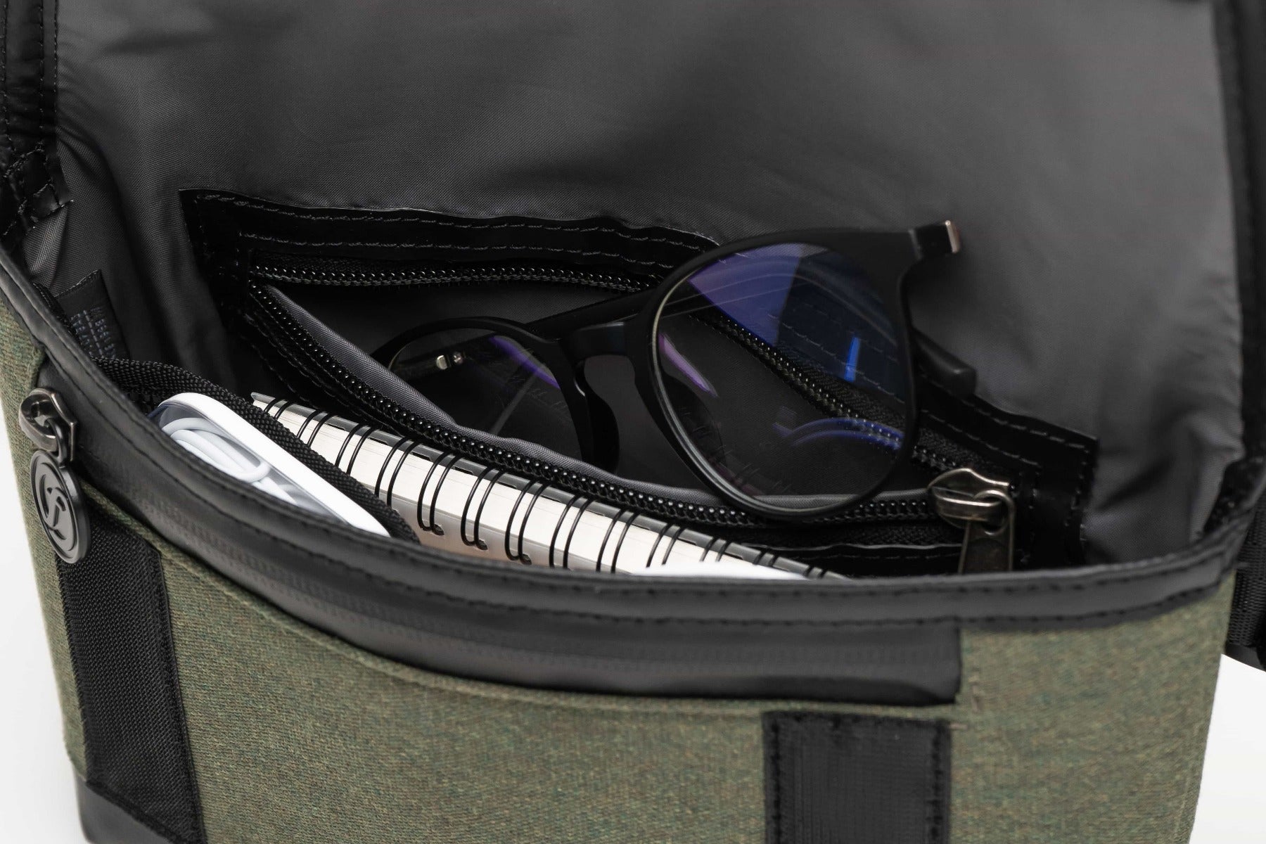 Urbanion Eco Crossbody Bag, Poche zippé interne