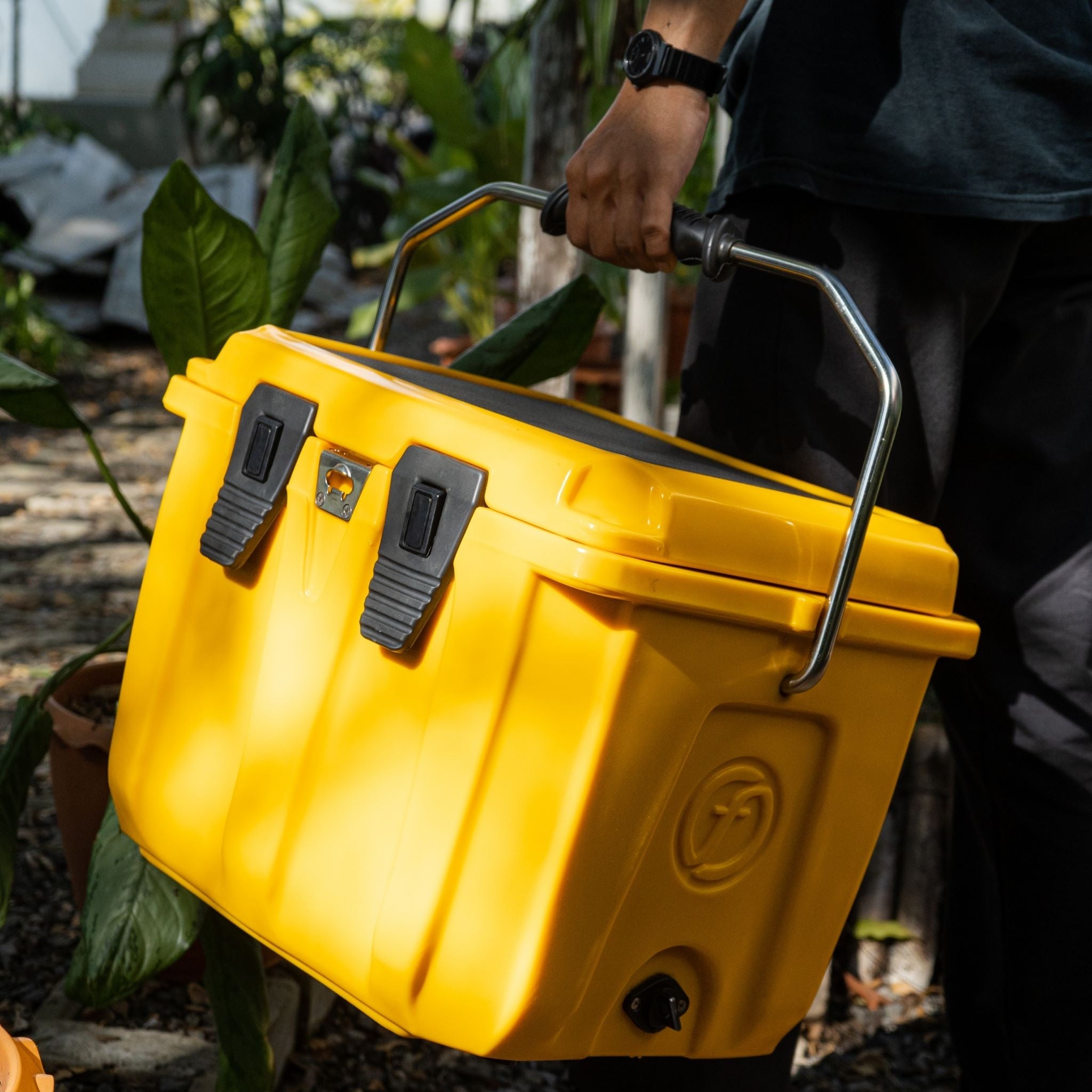 HARD COOLER COLORS Nevera rígida impermeable