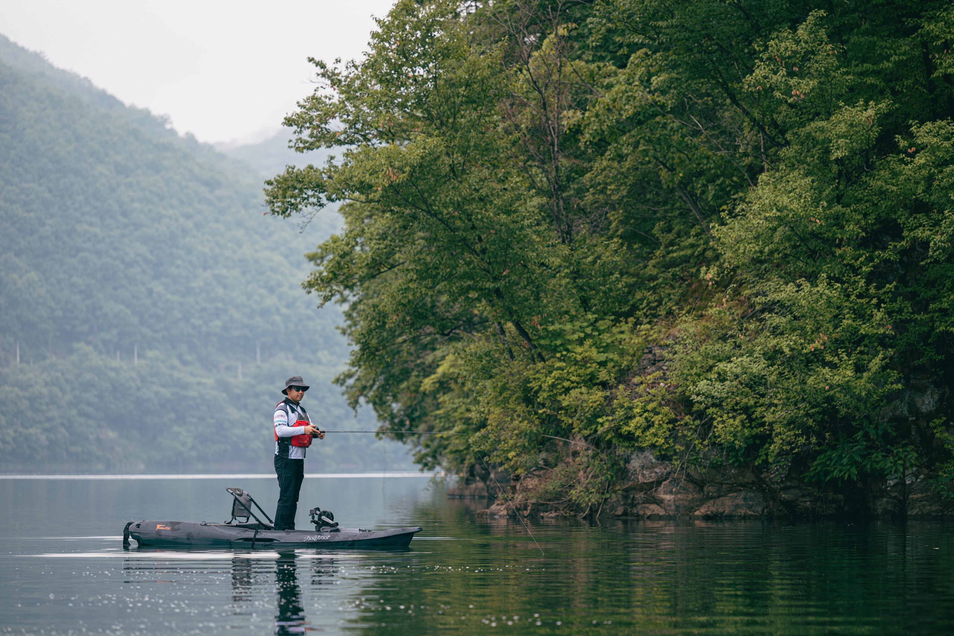 Pedal fishing kayak: FLASH