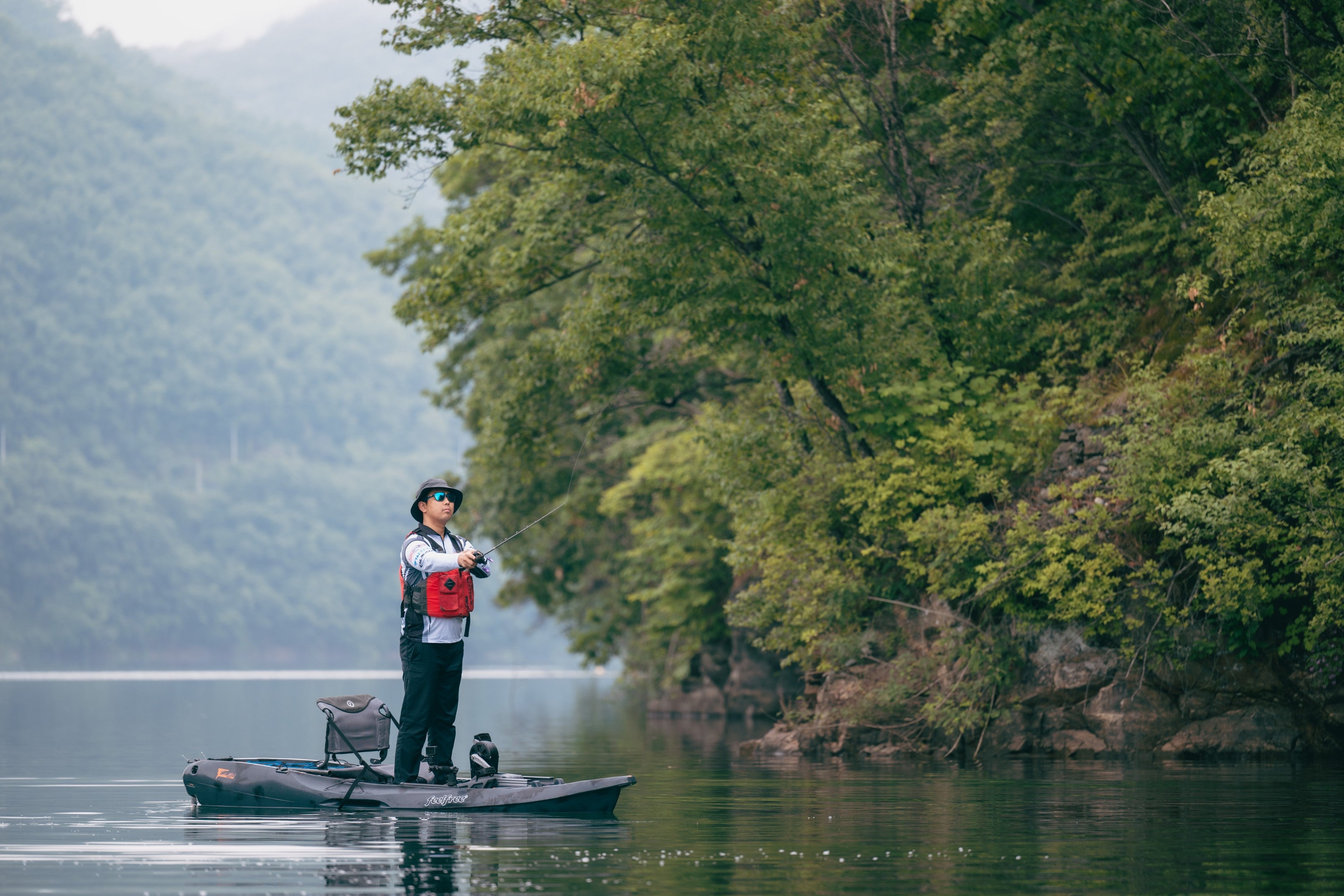 Pedal fishing kayak: FLASH