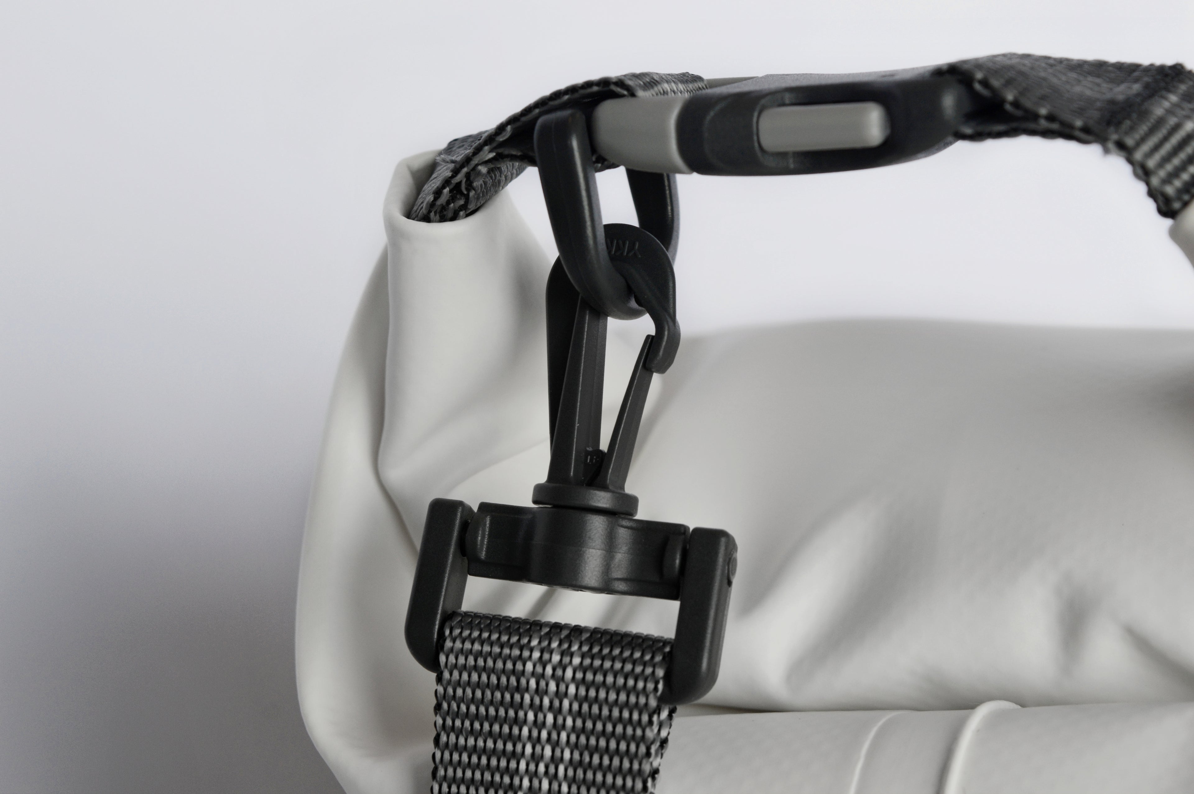 Sac étanche polochon attache clips bandoulière