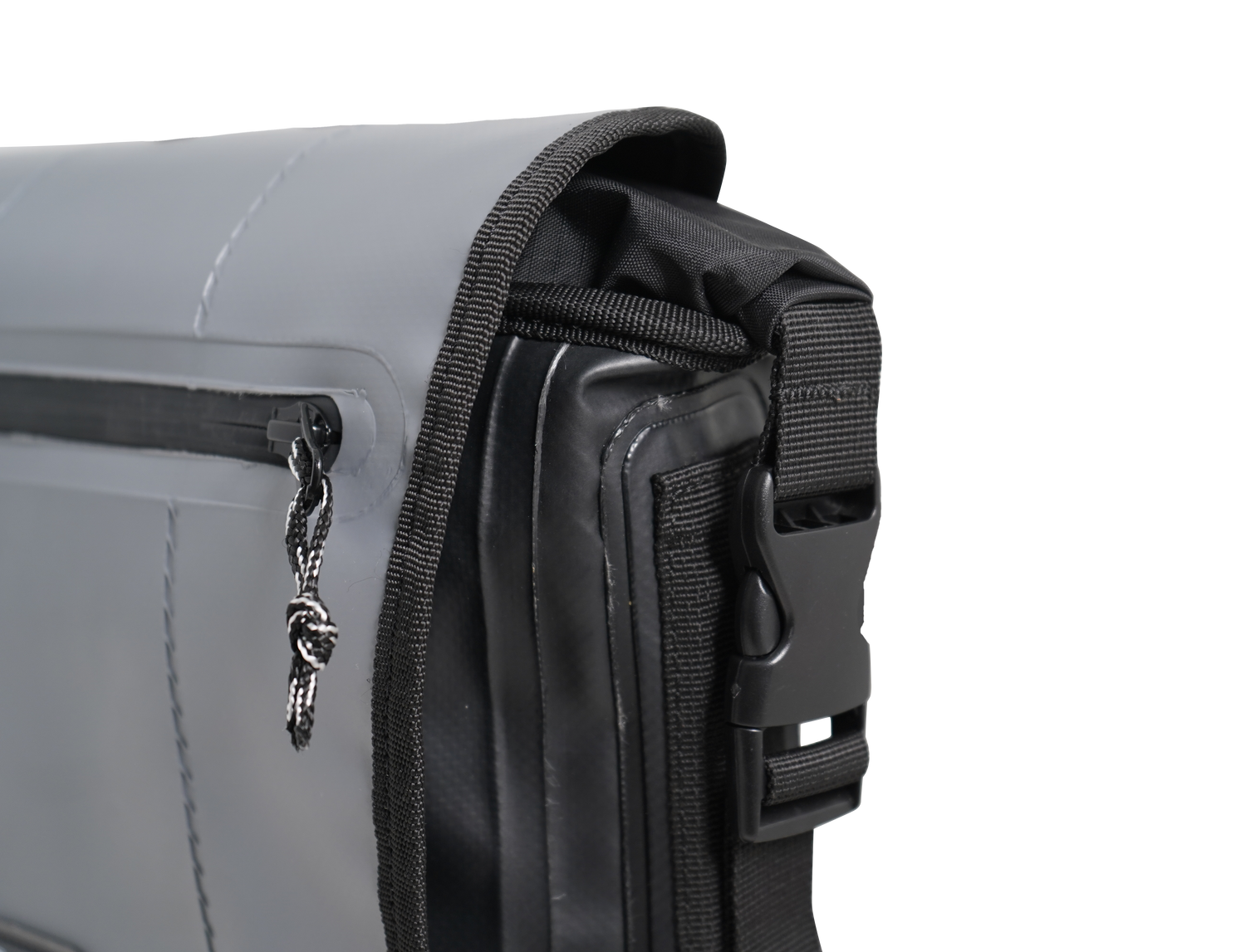 sacoche noir étanche FreeRunner s détail clips