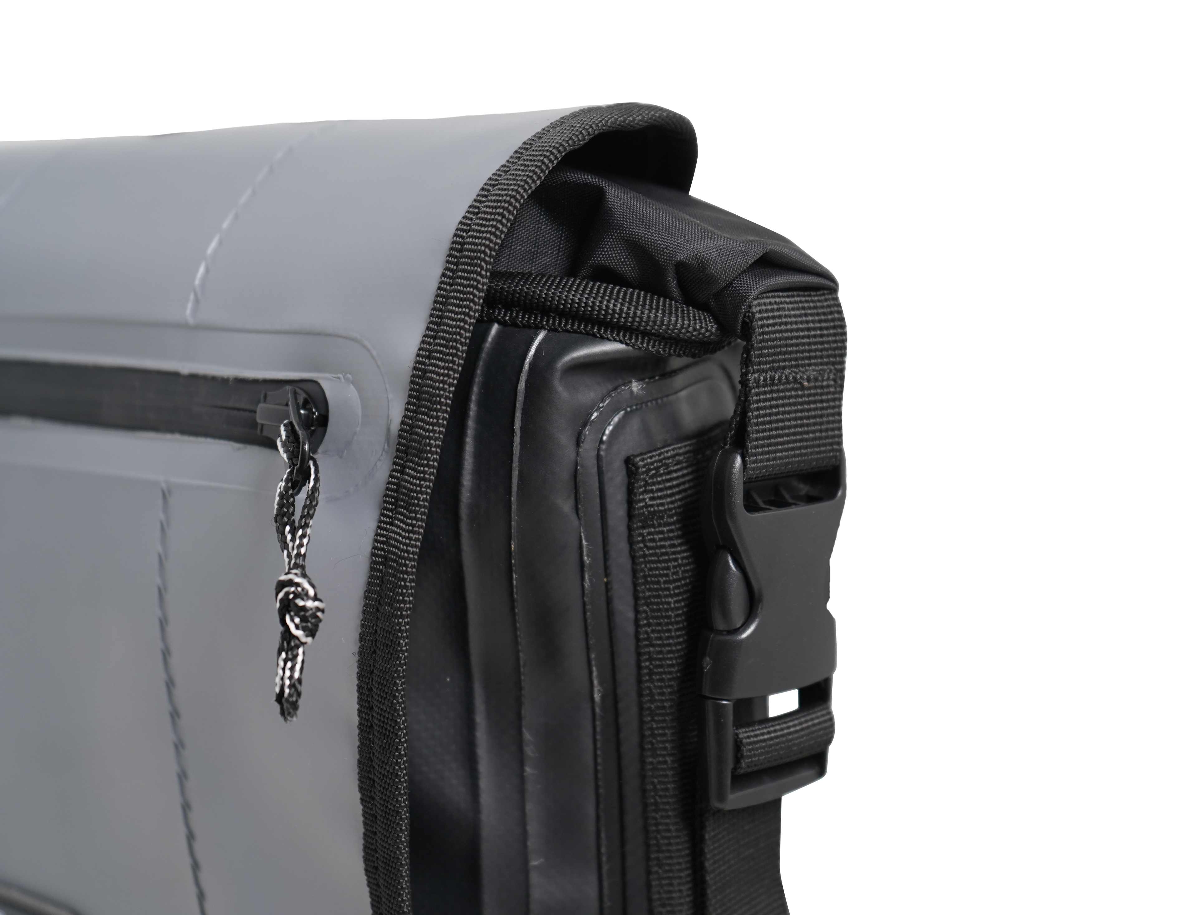 sacoche noir étanche FreeRunner s détail clips