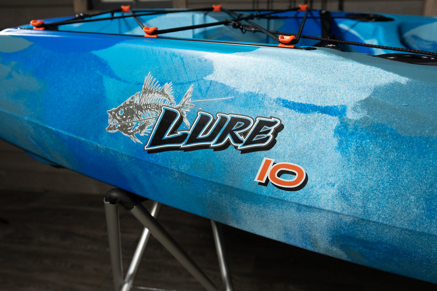 Kayak de pêche Lure 10 V2 Camouflage océan détail logo